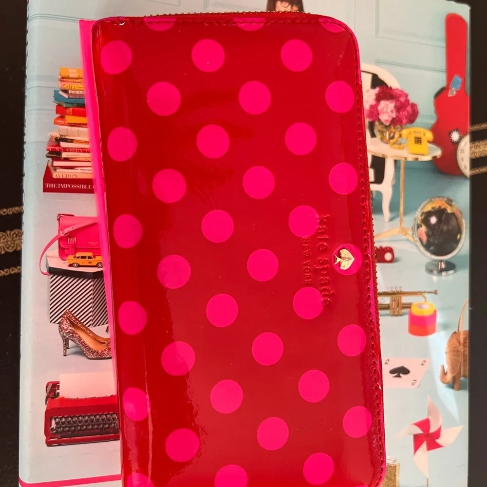 Kate space patent leather Polka dot Lacey wallet with original box. - Picture 2 of 7